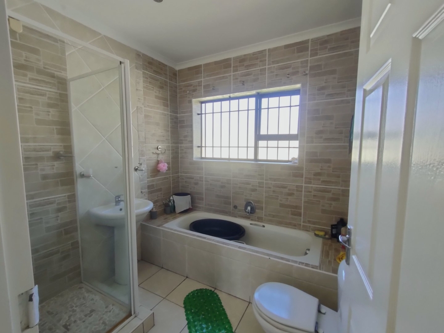  Bedroom Property for Sale in Bluewater Bay Eastern Cape